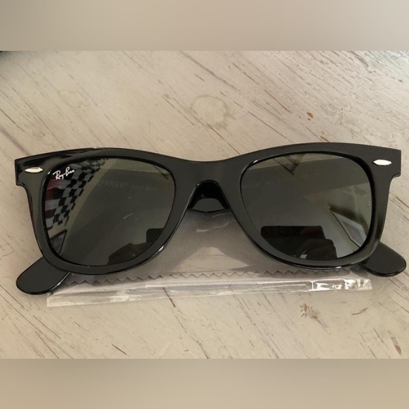 LIKE NEW RayBan Wayfarer RB2140 Black Ray ban sunglasses - Picture 8 of 14